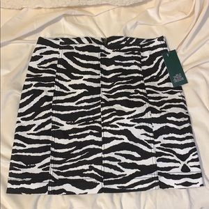 Zebra fitted skirt